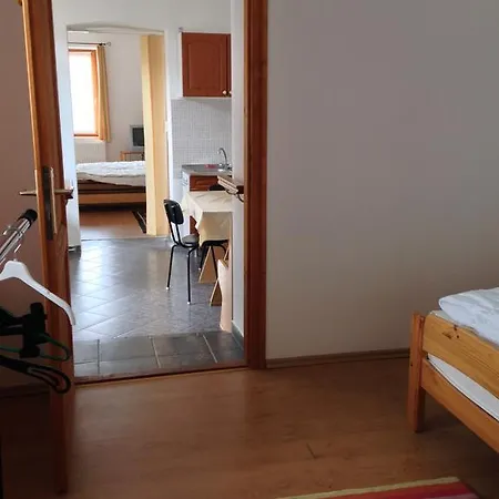 Apartament Petra Velem
